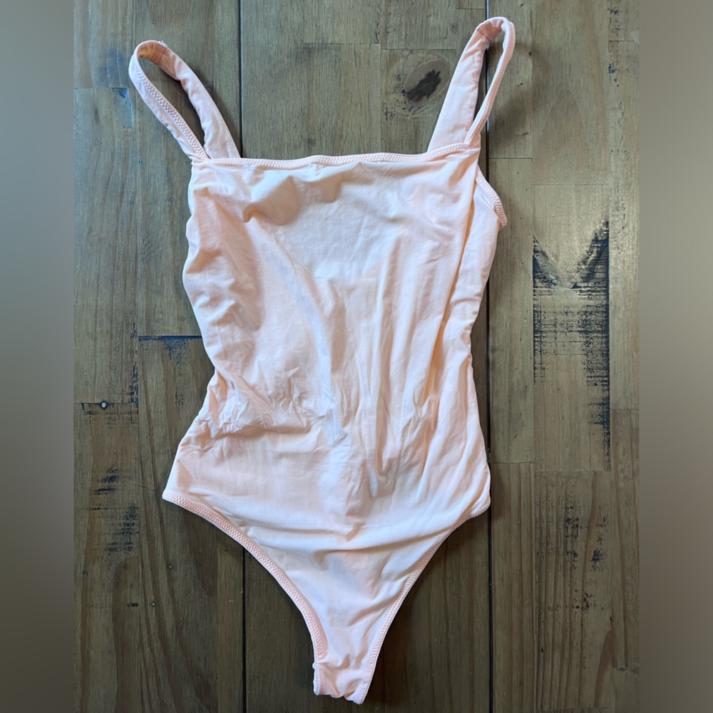 FITS EVERYBODY SQUARE NECK BODYSUIT | FADED NECTAR / XS